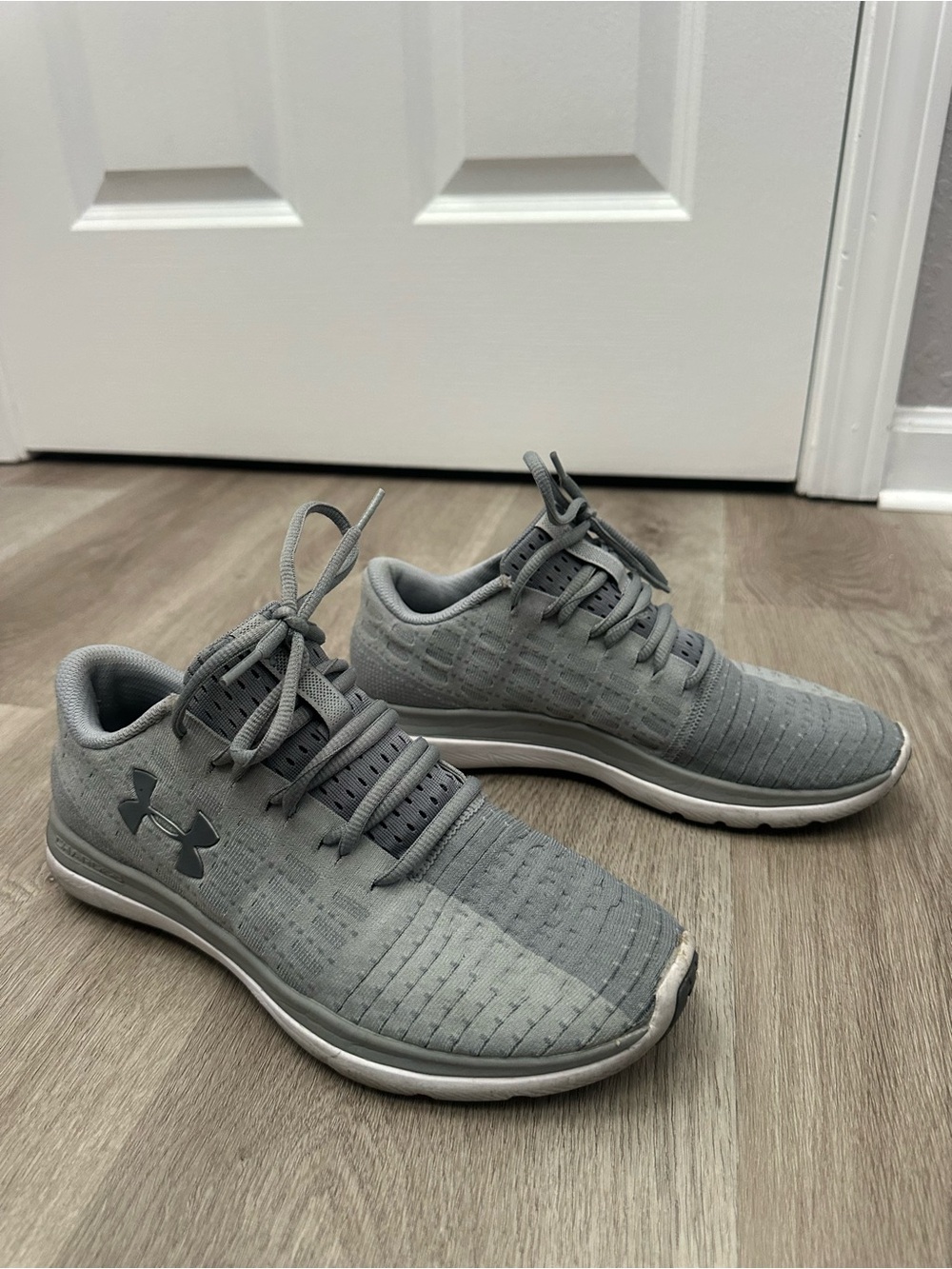 Under Armour Men's Grey Athletic Lace-Up Running Shoes